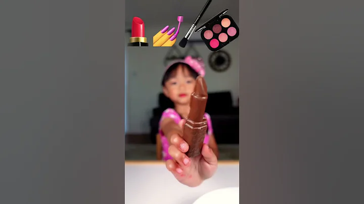 Cute kid eats makeup emoji👧🏻😍💄💅