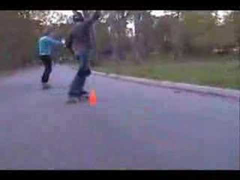 Girls Slalom Skateboarding in Paris...