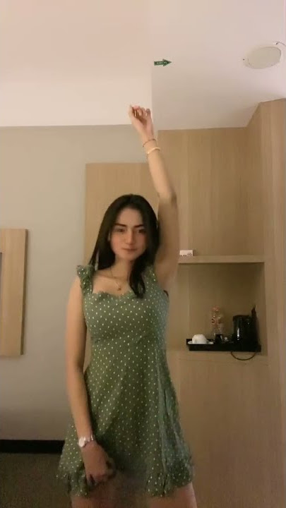 Cantik nya goyang tiktok tangan diatas,goyang tiktok hits!#tiktok #shorts