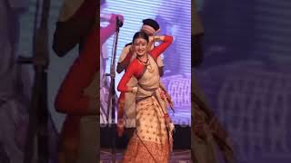 Oi Kuhi Pat Jen Duti Hat Bihu Nam