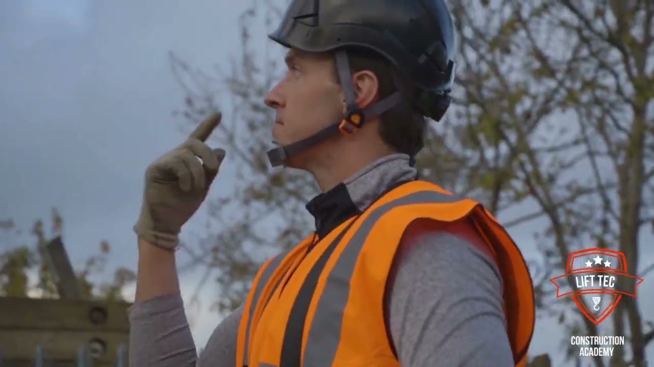 What is a Slinger/Signaller?