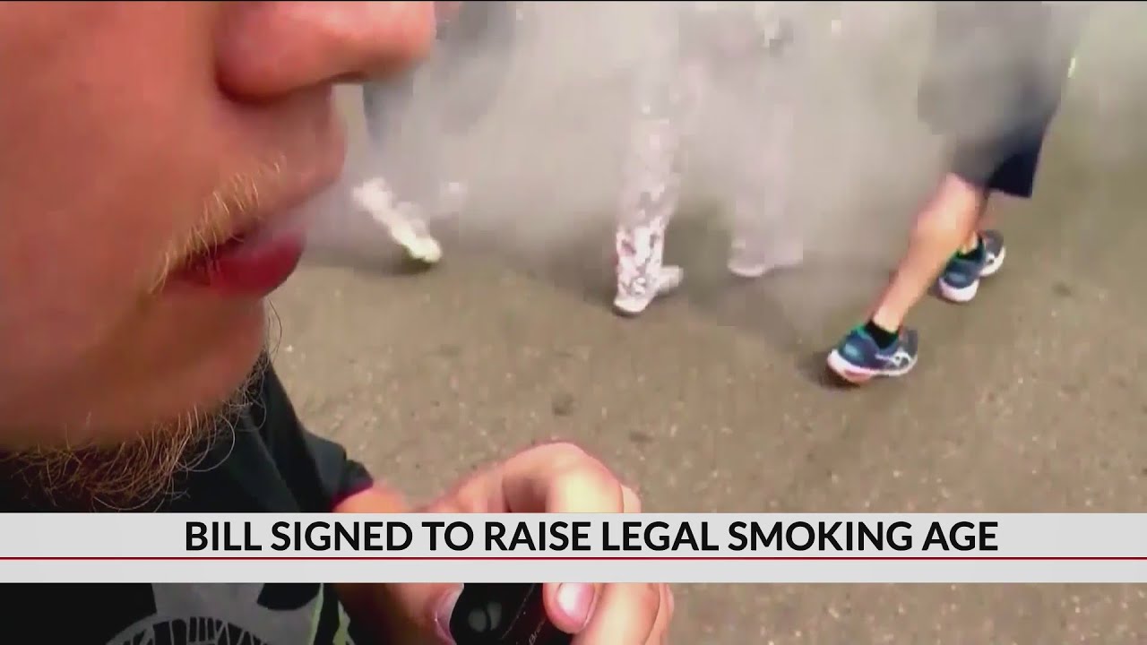 Trump signs bill that raises legal smoking age to 21