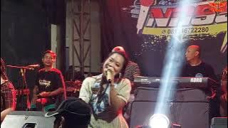 Tirai cinta-Elsa Safitri&Erika Saulina