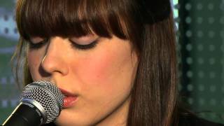 Diane Birch performs Rewind chords