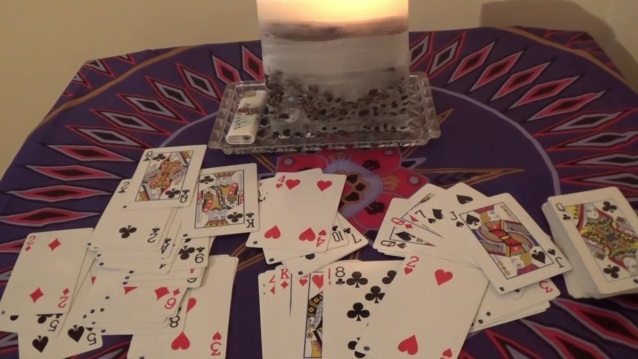 ГАДАЕНЕ С ИГРАЛНИ КАРТИ