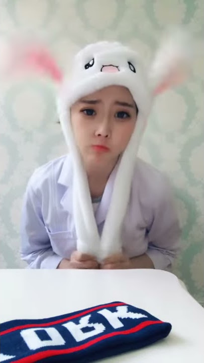 Interesting Funny Toys Pinching Rabbit Hat’s Ear
