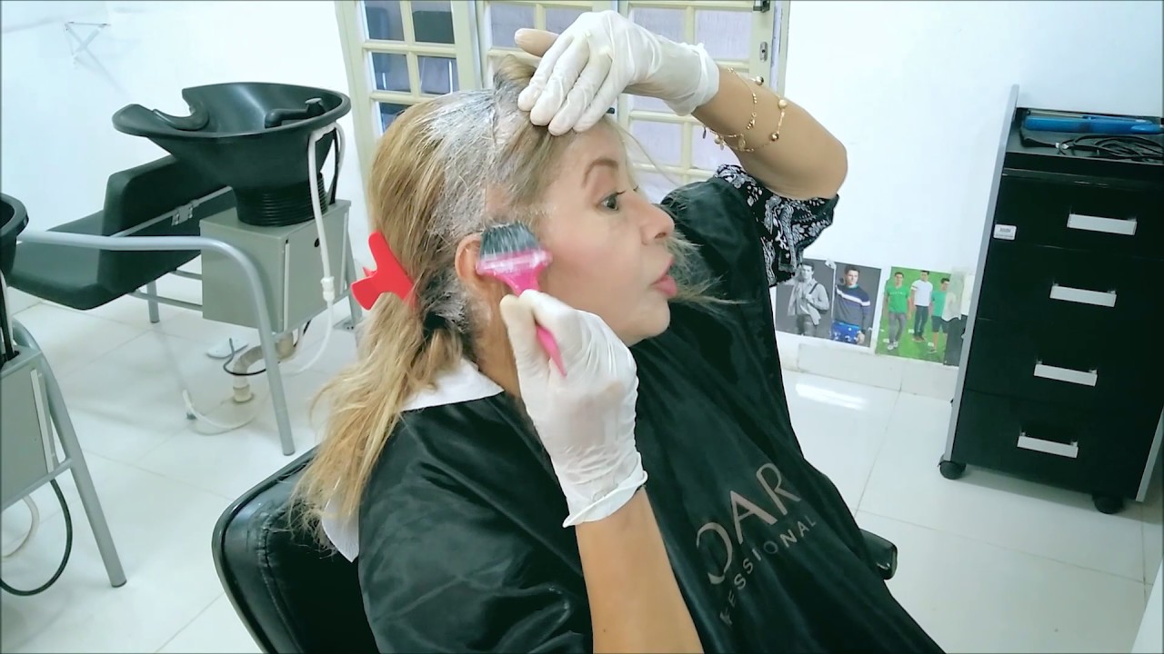 Como Disfarçar os Cabelos Brancos com Coloração?