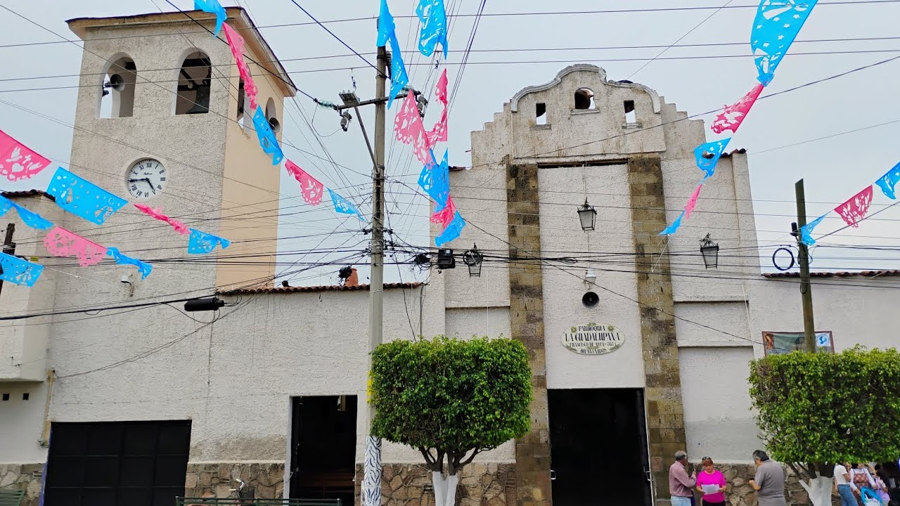 Serie de campanas, parroquia de la Guadalupana.