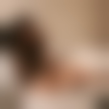 LESBIANS ROMANTIC KISSING