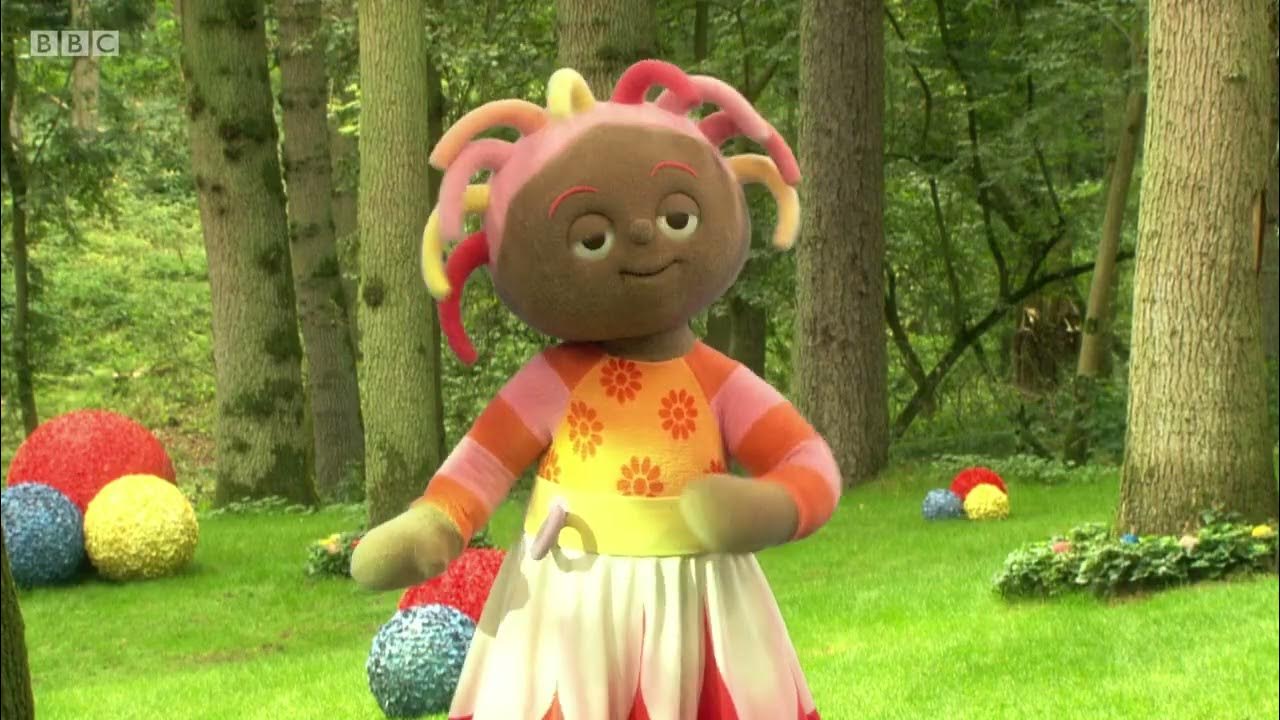 In The Night Garden Upsy Daisy Dances With The Haahoos www.youtube.com