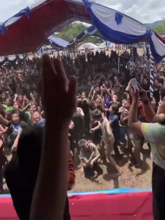 DENGAR DIA PANGGIL NAMA SAYA || TORAJA