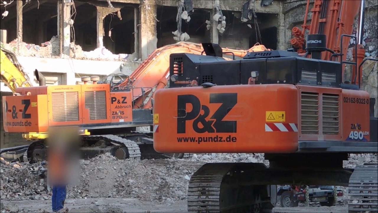 Bagger Hitachi 490 und 870 LCH Abriss historischer Papierfabrik von 1911