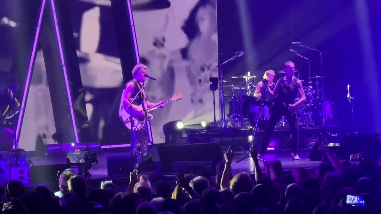 Depeche Mode live PARIS 3/3/24 Grand final Never Let me down again Memento Mori tour