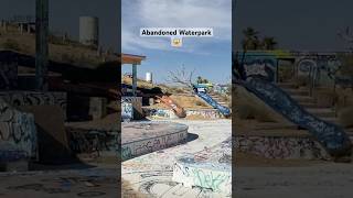 Abandoned water park in the middle of the desert! 😱 Parque acuático abandonado en el desierto! 😱