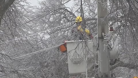 ONCOR working to restore power to thousands following ice storm in Central Texas