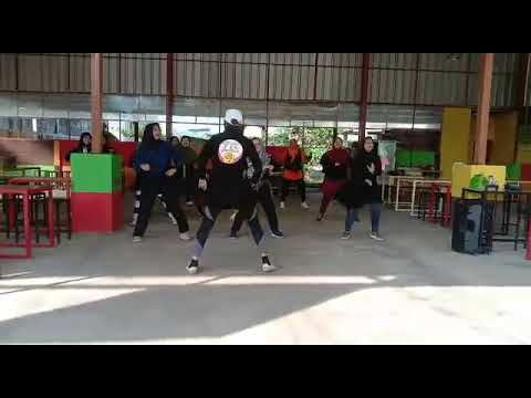 Zumba Fitnes /minggu pagi/ Cisaranten