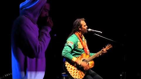Matisyahu & Michael Franti - "Hey World" (Earthdance 2010)