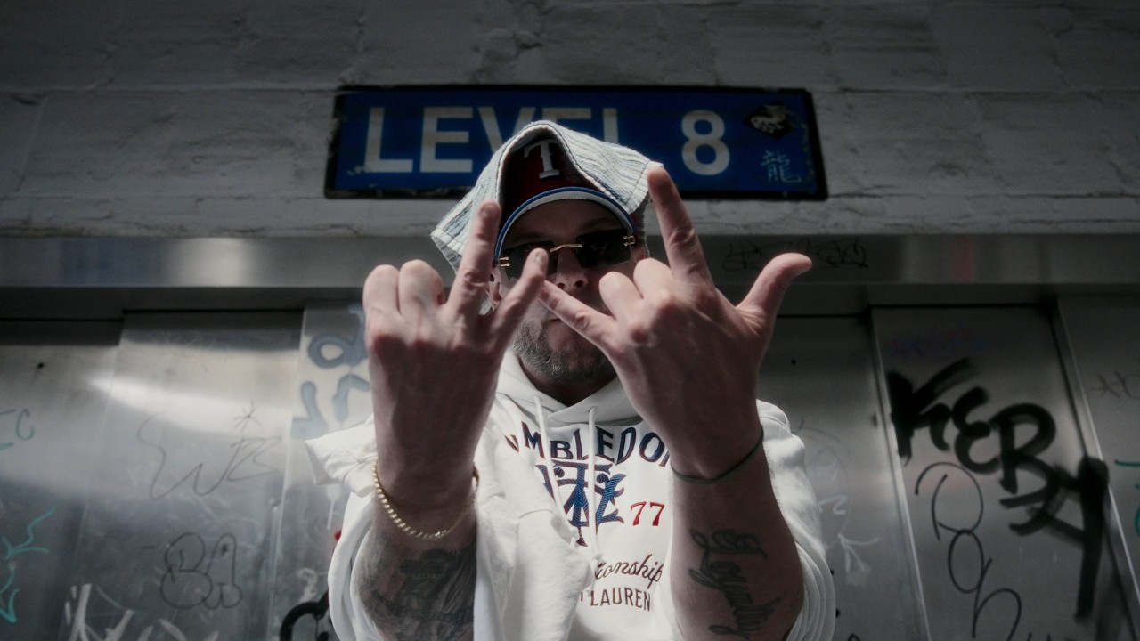 Guarda CODENINE X VINYL VILLAIN - "T206" | ROUTEOFEVIL su YouTube Guarda CODENINE X VINYL VILLAIN - "T206" | ROUTEOFEVIL su YouTube