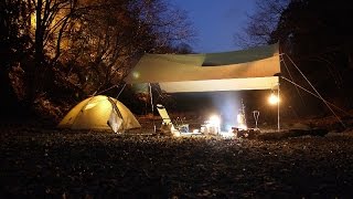 タープの下で焚火キャンプ　bonfire under tarp