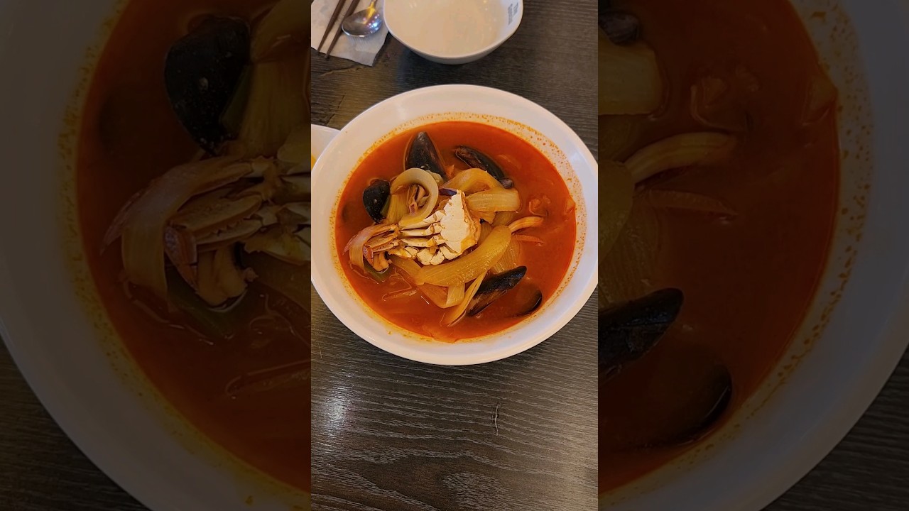 Korean Chinese restaurant Seafood jjamppong / Sweet and sour pork