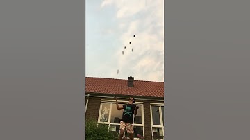 10 ball keep going juggling)