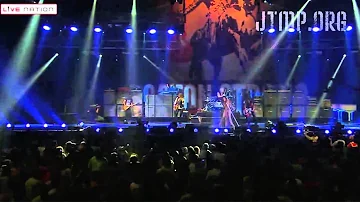 Boston Strong - Aerosmith - "Walk This Way" - LIVE