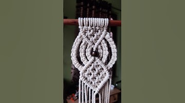 DIY Macrame Wall Hanging #macramedesign #wallhanging #walldecor #macramewallhanging #diymacrame #diy