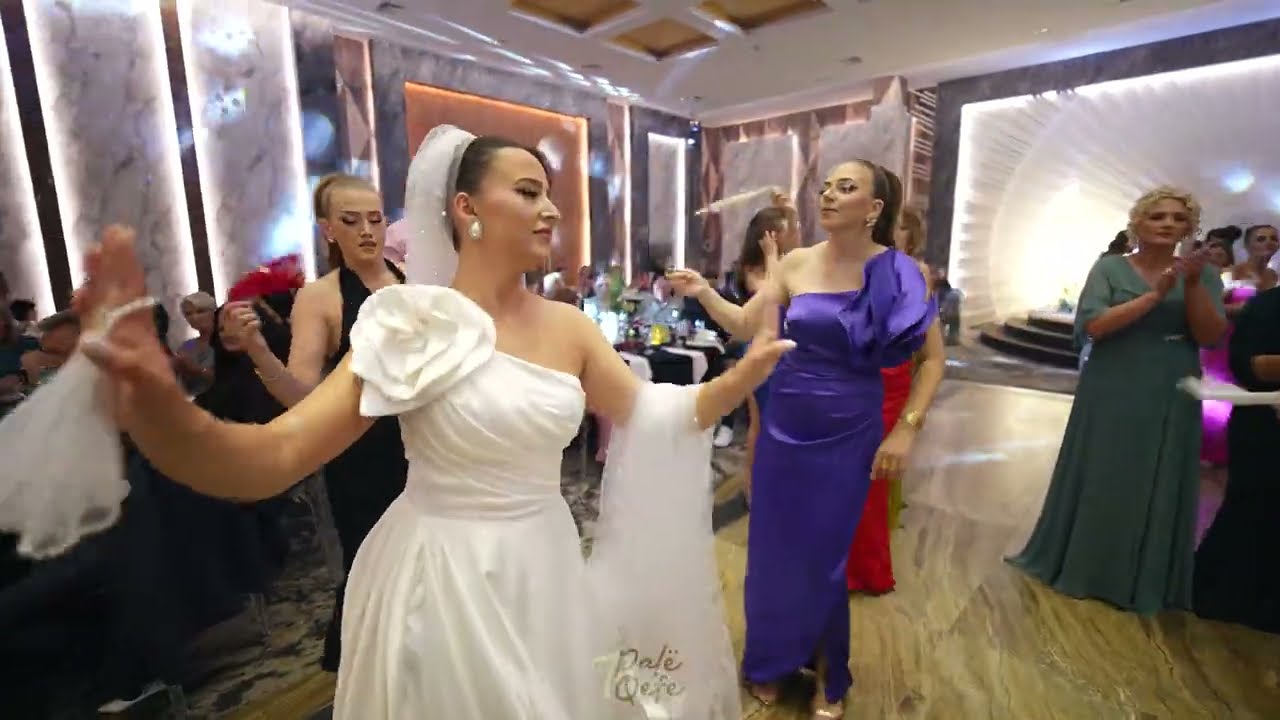 Hyrja e Tupaneve në Llap – Nusja dhe Dhëndri Nisin Vallën 🥁🔥