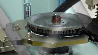 JP: Crankshaft Flywheel Vertical Drilling Automatic Balancing Machine