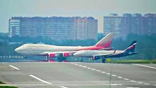 видео: Боинг 747 против A320. Разница в размерах поражает. Взлёты из Шереметьево картинка: Боинг 747 против A320. Разница в размерах поражает. Взлёты из Шереметьево