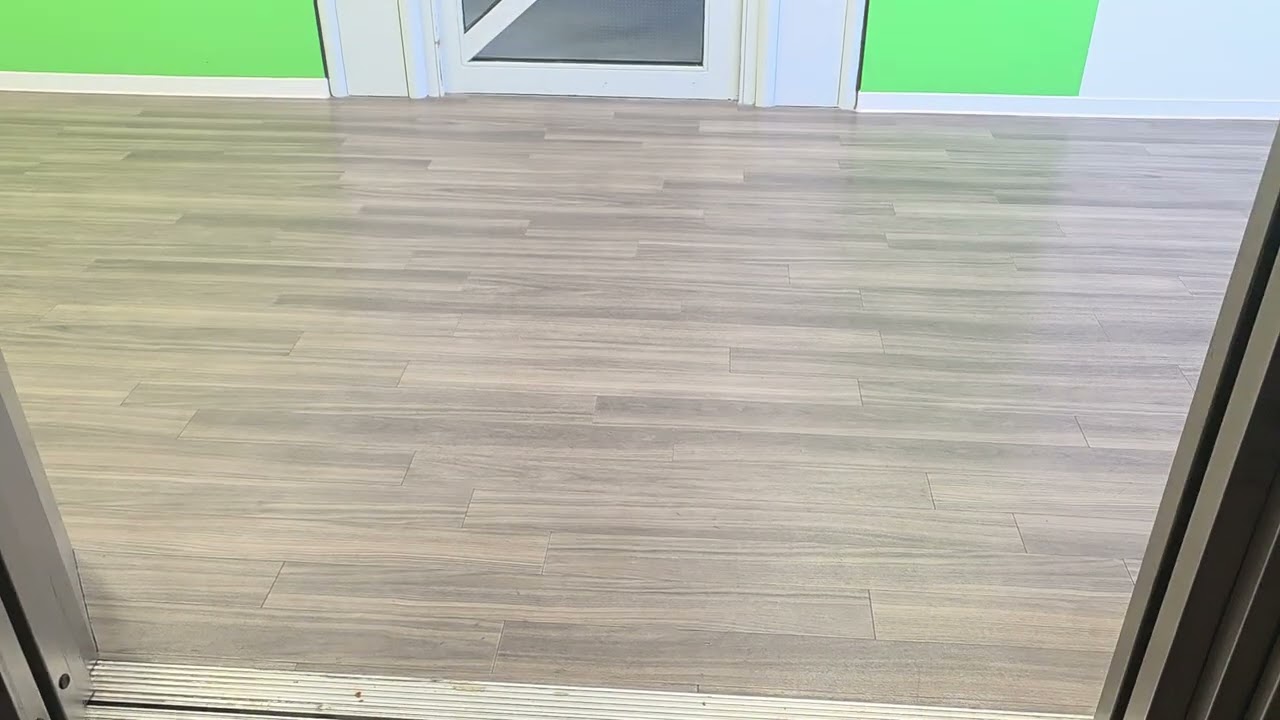 Fahrstuhl 1 Thyssen (erneuert durch Lutz) im AdventureRooms Hamburg