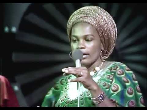 Judy Mowatt - You Pour Sugar On Me  (TV TopPop 1976)