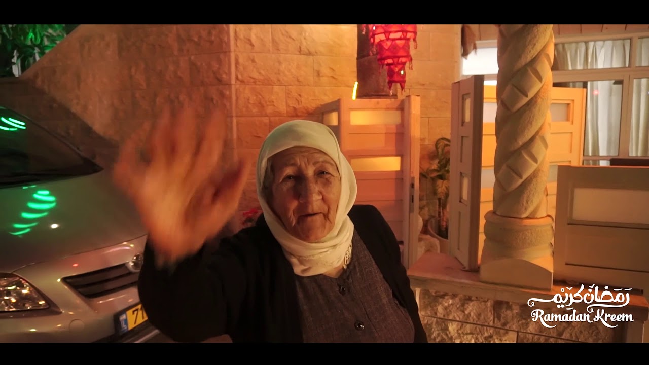 أهالي كفركنا يستقبلون فانوس رمضان