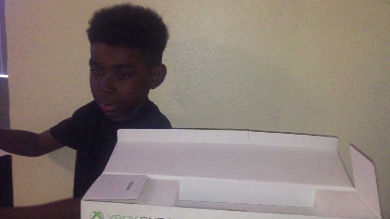 Unboxing the Xbox One S Minecraft Minecraft Edtion - YouTube
