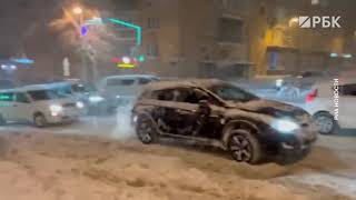 Поступок жителей Владивостока в снегопад прославил их на всю страну