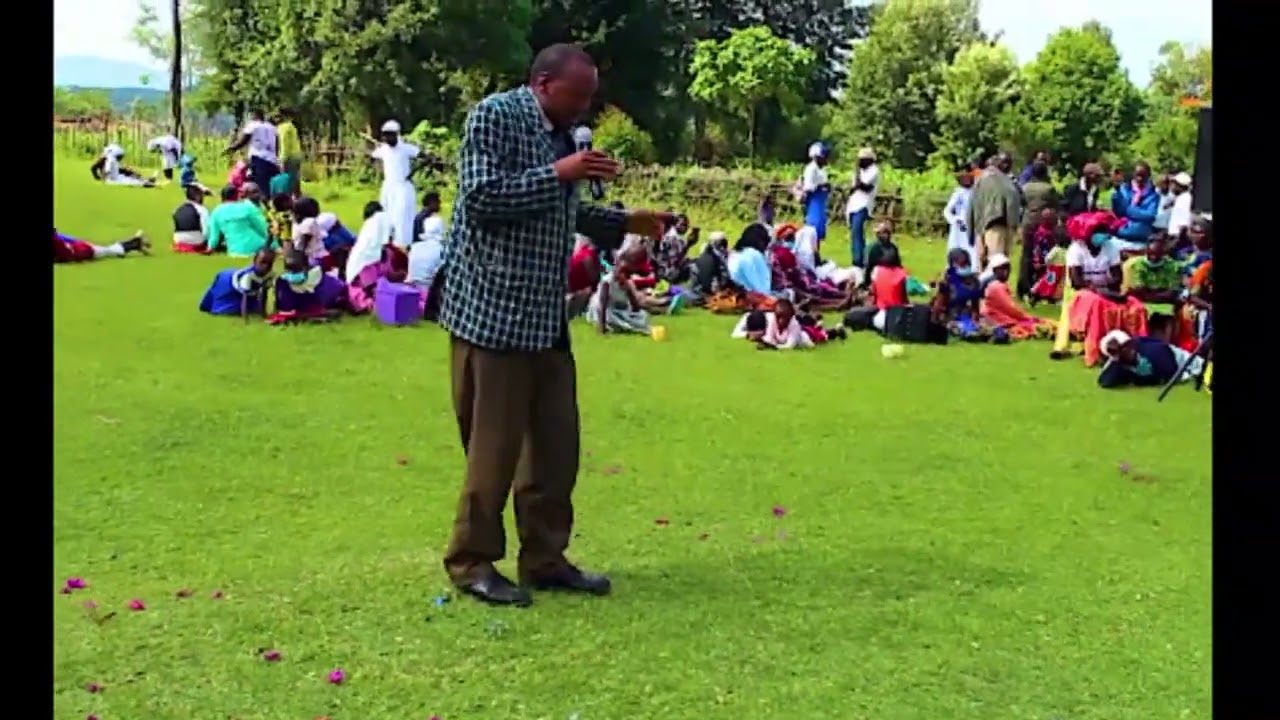 Pst jonh Kabugunot preaching at sachangwan Nicko bett wedding ceremony 🎤