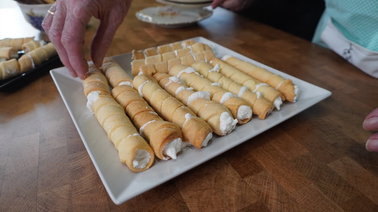 Šam rolne (kolač na kukurzovini) - YouTube