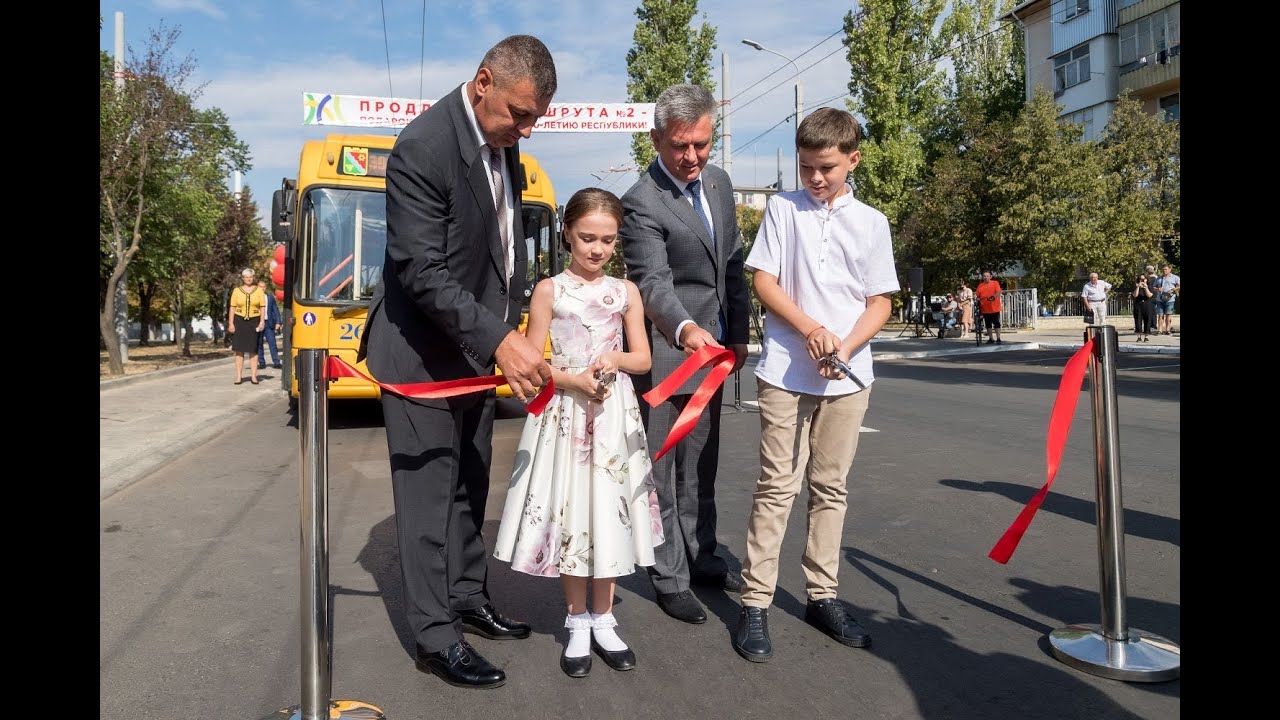 Президент открыл новую троллейбусную линию