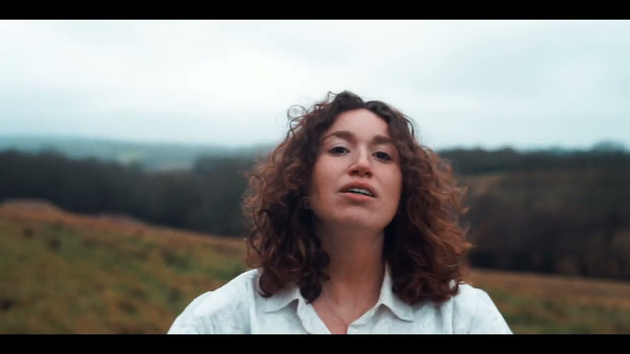 Marie Naffah - Run Away With Me (Official Visualiser)