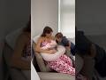 Primeiro carinho do irmão mais velho! #shorts #rotina #familia #maternidade