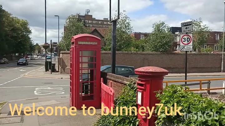 this is a walking video Dunstable to Lewsey farm Luton UK
