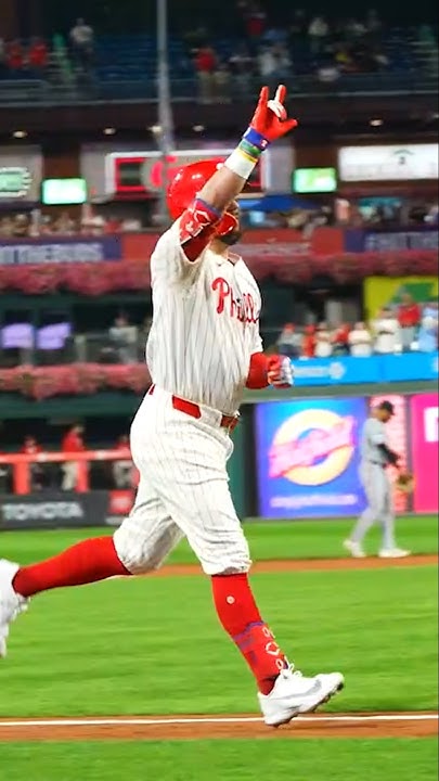 This Home Run Race Is Getting Ridiculous 🤯 - YouTube