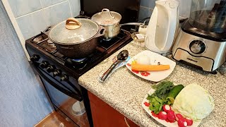 Вкусный диетический оливье/Нас заливает/Готовлю язык и не только