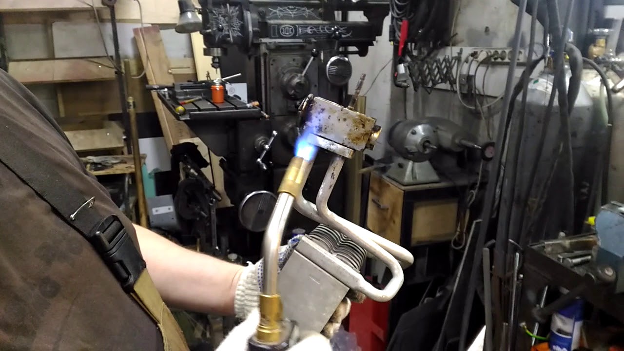 Попытка сбить окислы алюминия с болтов - YouTube