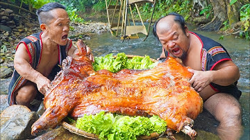 Whole Pig Roasted and Cooking Eggs, Bell Peppers, Bamboo Shoots | Dwarf Food Recipe