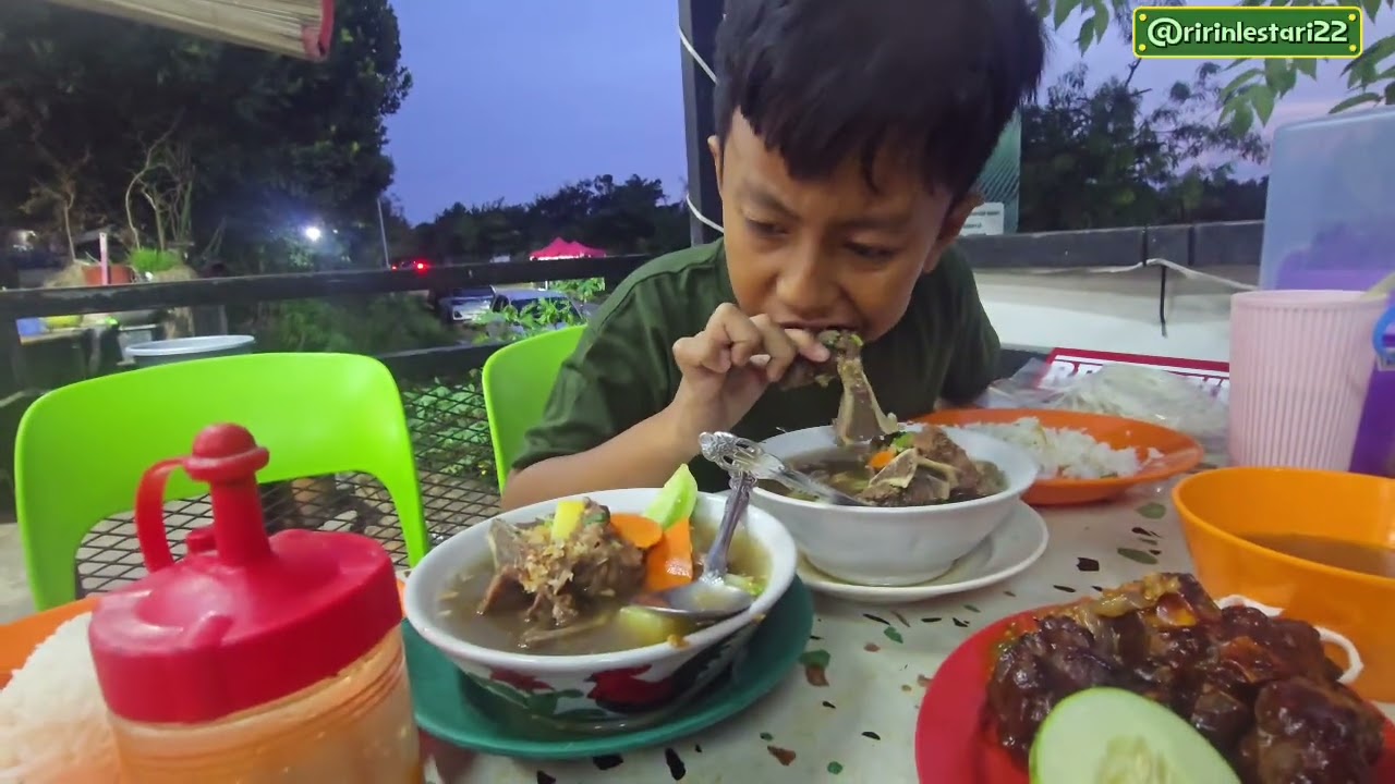 Bukber di sop tulang sapi nunung 