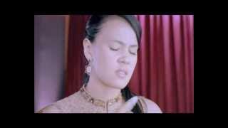 Download lagu Sandra Dewi Goes To Award Show With VFresh