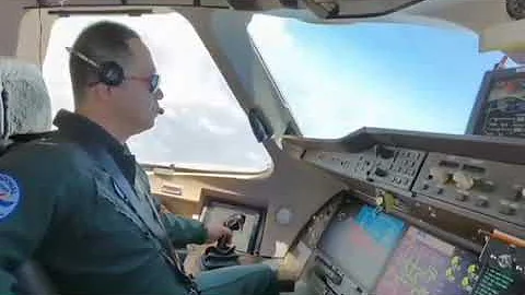 COMAC C919 testing 90 degree rolling during test flight - DayDayNews