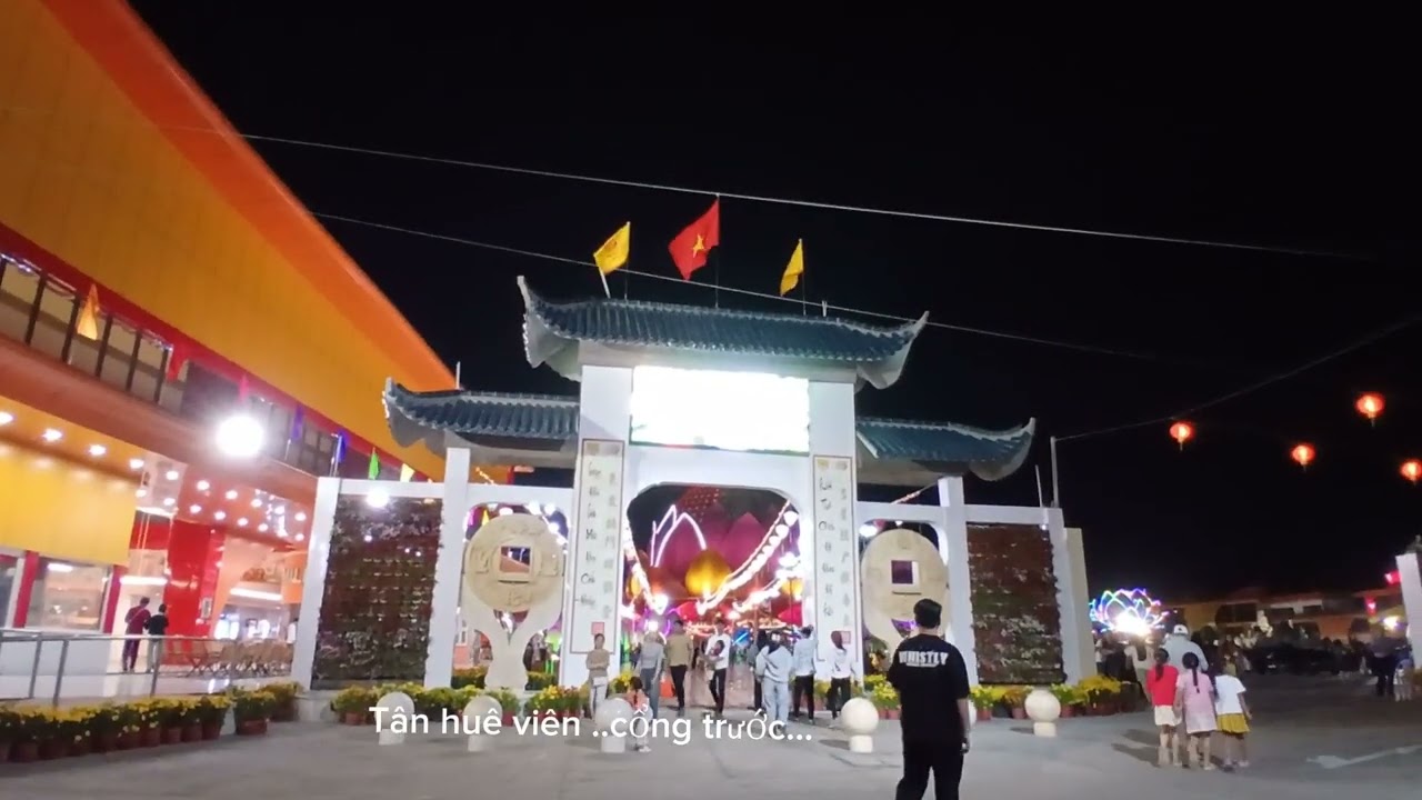 Mùng 3 tết...đường lý thường kiệt....Tân huê viên....có gì