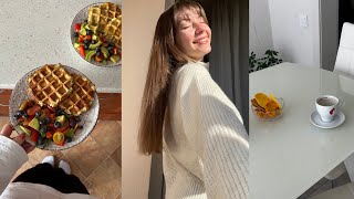 Vlog: сходили с сис в странную кофейню..честно о  состоянии и завтрак с мамой🧇